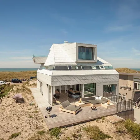 Semesterbostad Beachhouse 24