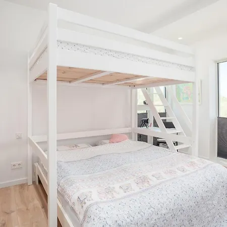 Semesterbostad Beachhouse 24 *