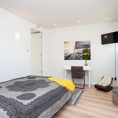 Semesterbostad Beachhouse 24 *