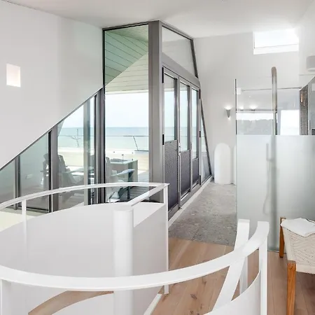 Beachhouse 24 *