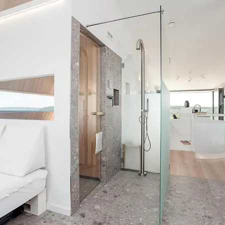 Semesterbostad Beachhouse 24