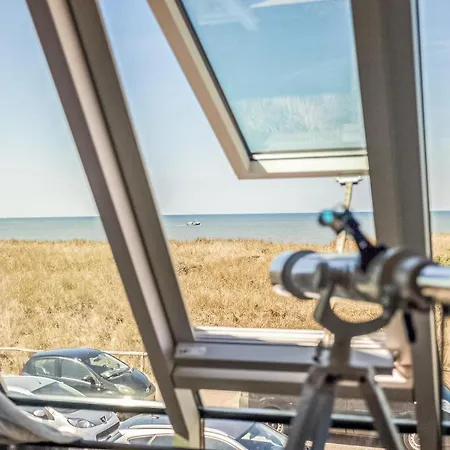 Semesterbostad Beachhouse 24 *